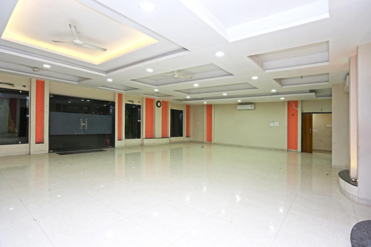 Oyo 14354 Amar Marriage Palace Otel Dharmpura Dış mekan fotoğraf