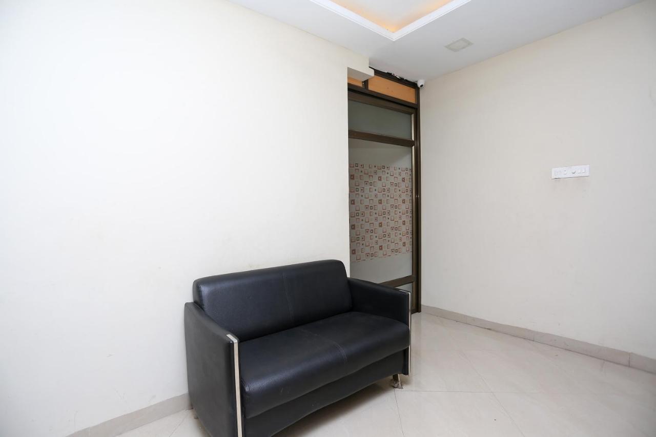 Oyo 14354 Amar Marriage Palace Otel Dharmpura Dış mekan fotoğraf